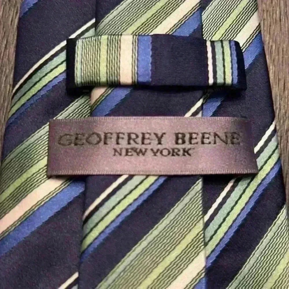 Geoffrey Beene tie‎ - Picture 3 of 3